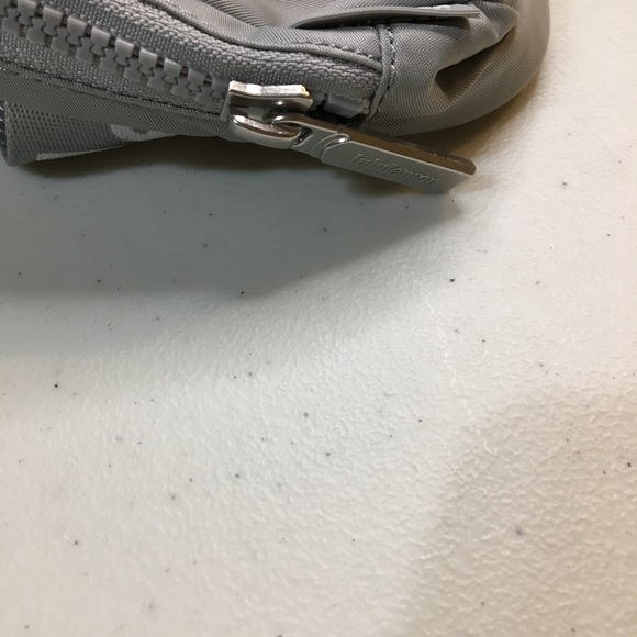 Lululemon Belt Bag NWT Color is Silver   It’s been stored in plastic - Picture 8 of 10